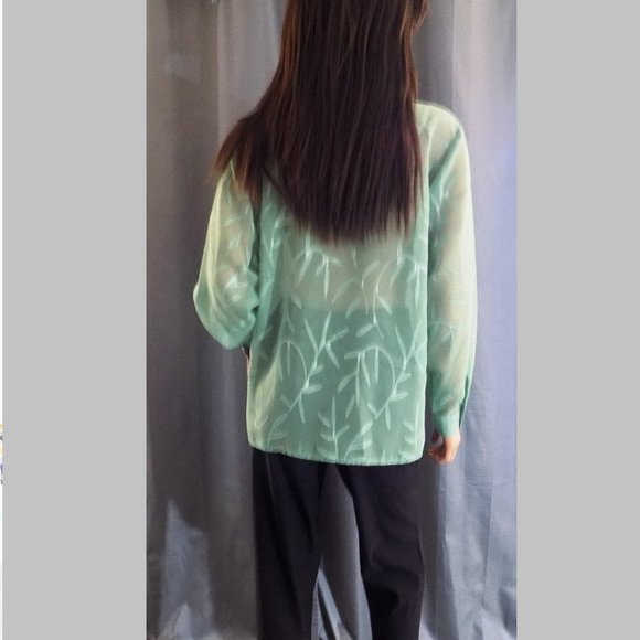 BonWorth Beautiful Sheer Green Top. - Picture 6 of 8